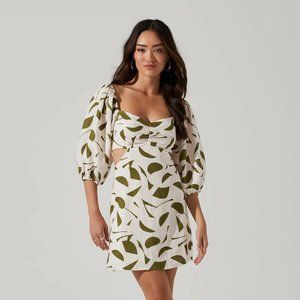 NWT ASTR Heather Abstract Print Cutout Bubble Sleeve Mini Dress - Green, Size L